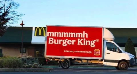 🤓Burger King опять подкалывает McDonald’s. Эта беззубая возня длится не первое десятилетие, но до сих по забавляет публику