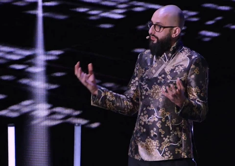 🤓Футуролог, популяризатор, исследователь и визионер Юсуфов — дает стиля на главной сцене