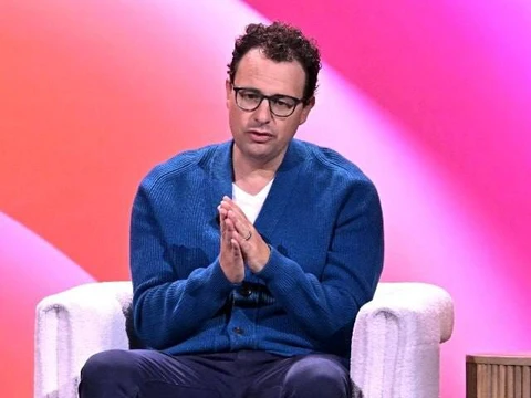 🤔Какая красота! Генеральный директор AI-стартапа Anthropic Дарио Амодей  предупредил, что индустрия искусственного интеллекта может повторить ошибки компаний Big Tobacco и производителей опиоидов