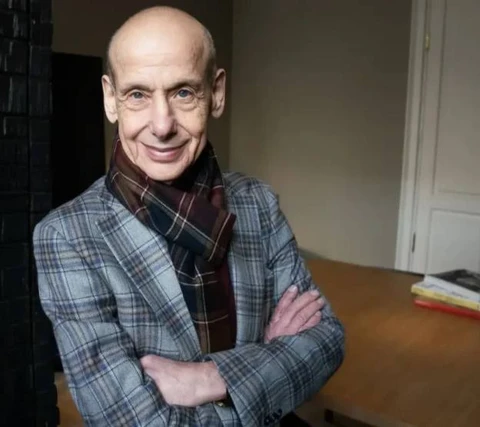 🤓Александр Григорьевич Асмолов убедил нас прочитать его книгу со сцены форума по ESG от Е+