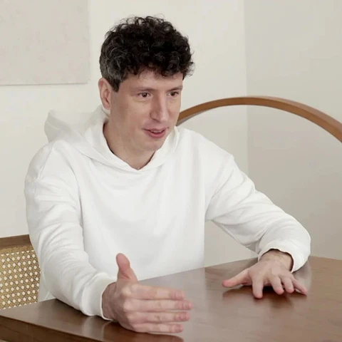 🤓 Символично, что мы начинаем новый том цикла «RW+: Новые смыслы» именно в тот день, когда разрешилась