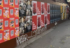 🤓Глядите какой мусорный рекламный формат есть а столице. Тот самый шанхай из девяностых! Прямо флешбек