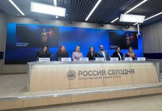 🤓Как мы и обещали — скоро все перестанут носиться с зумерами, как с писаной торбой (просто потому что у них нет денег), и бросятся к пожилым и старым