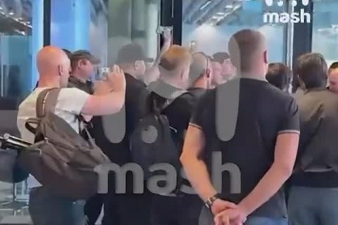 По информации Mash Владислав-муж приехал в офис ВБ с какой-то братвой и пацаны постреляли друг друга