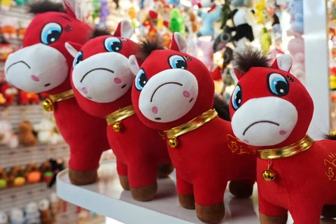 😂С началом рабочей недели, коллеги! В Китае плюшевая игрушка с производственным браком «Плачущий конь» неожиданно стала символом офисных работников