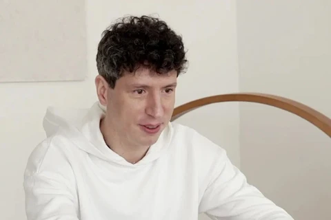 🤓 Символично, что мы начинаем новый том цикла «RW+: Новые смыслы» именно в тот день, когда разрешилась