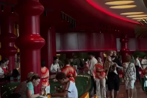 😂Бытует мнение (справедливое), что желтый, оранжевый и красный — провоцируют аппетит посетителя и рост чека в общепите